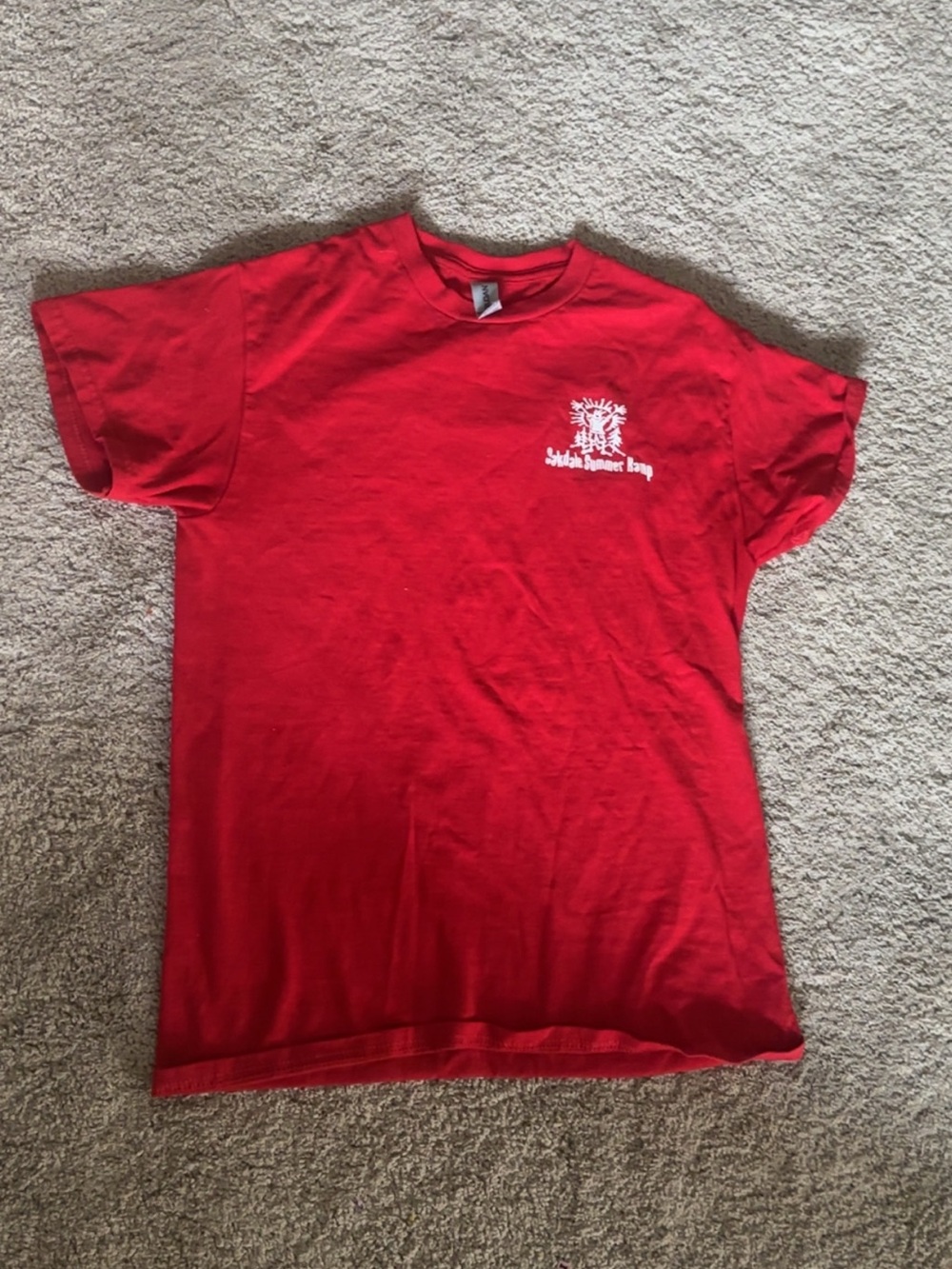Red Gildan cotton t-shirt